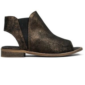 Musse & Cloud Bronze Leather Ciara
Sandal